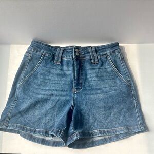 Judy Blue High-Waisted Double Button Denim Shorts. Size XL